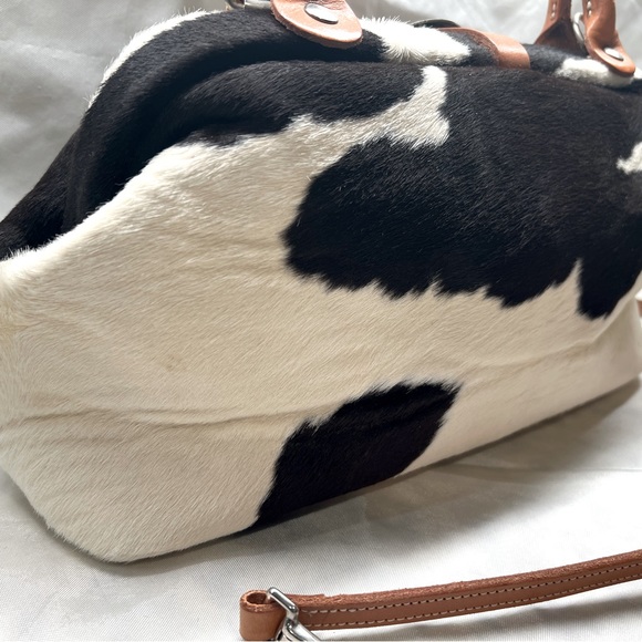 Circle Y of Yoakam - B/W Cowhide Putse. Handmade - Picture 5 of 11